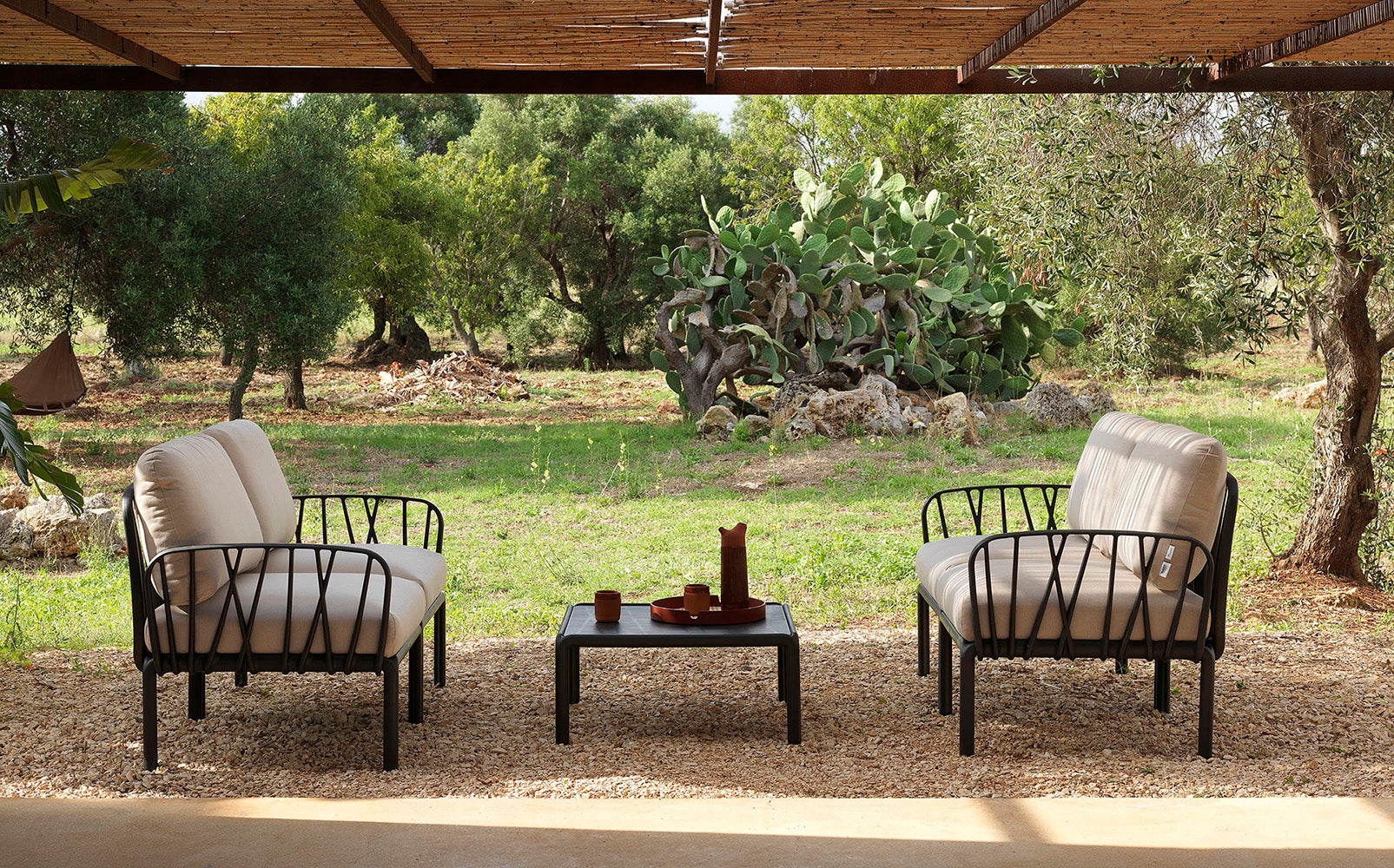 Komodo Table NARDI