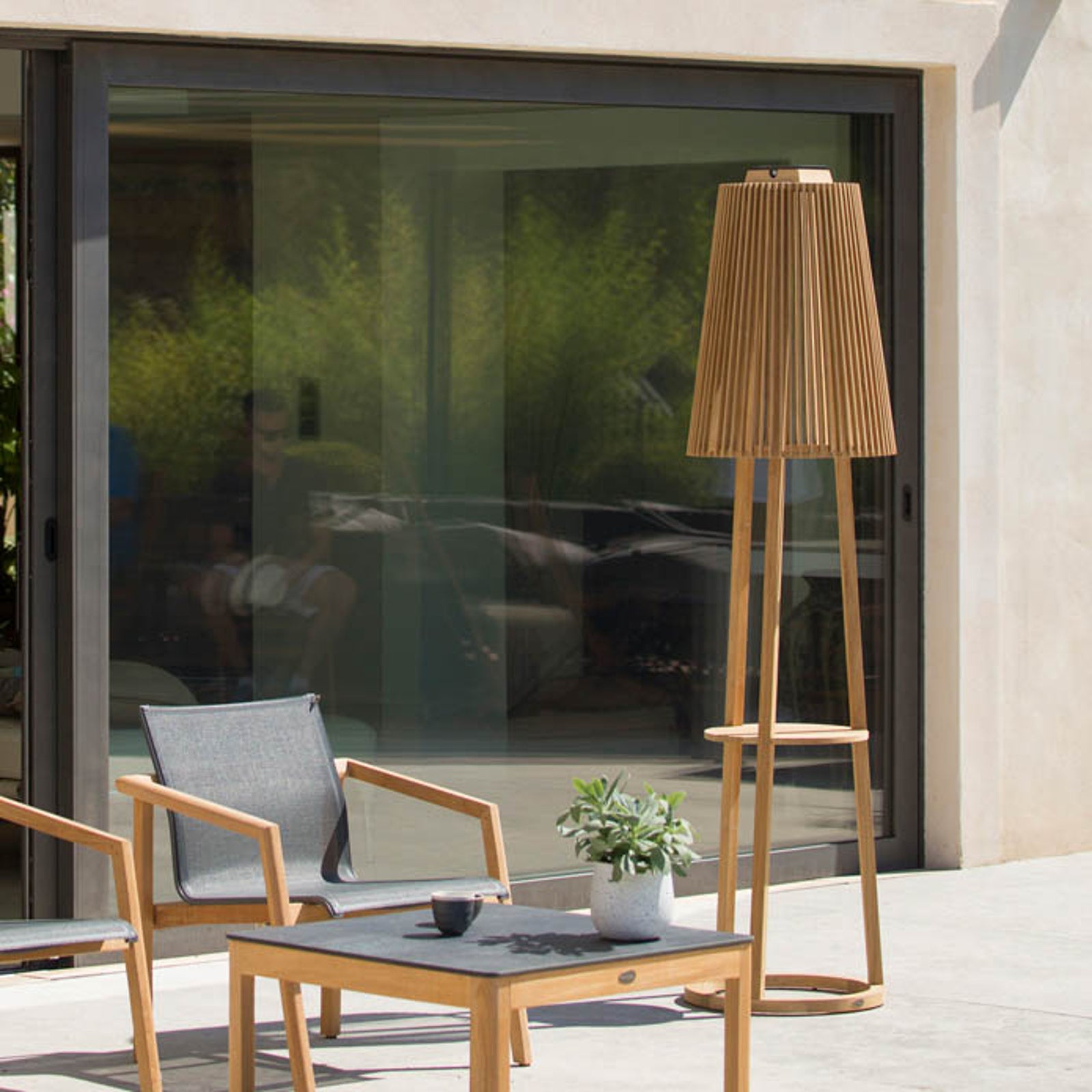 Tecka Lampadaire Solaire LES JARDINS